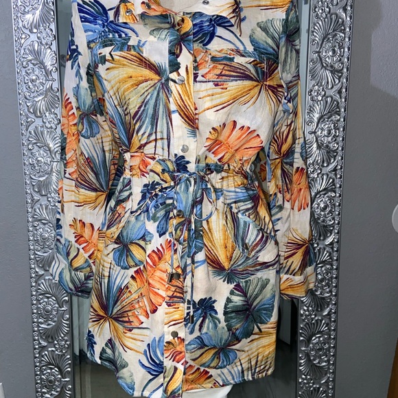 Chicos. Floral Dress 100%Linen. Ties at waist. Silver hardware. Side pockets. - Picture 4 of 4